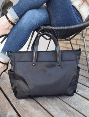 Stor sort taske, perfekt til skole, arbejde eller som computertaske