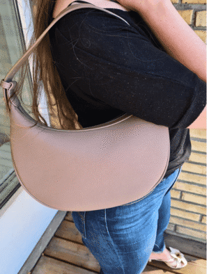Sinay Crossbody taske i flot lys gråbrun farve